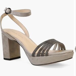 NIB Pelle Moda Aliana Grey Leather Chain Embellished Ankle Strap Sandals, 8